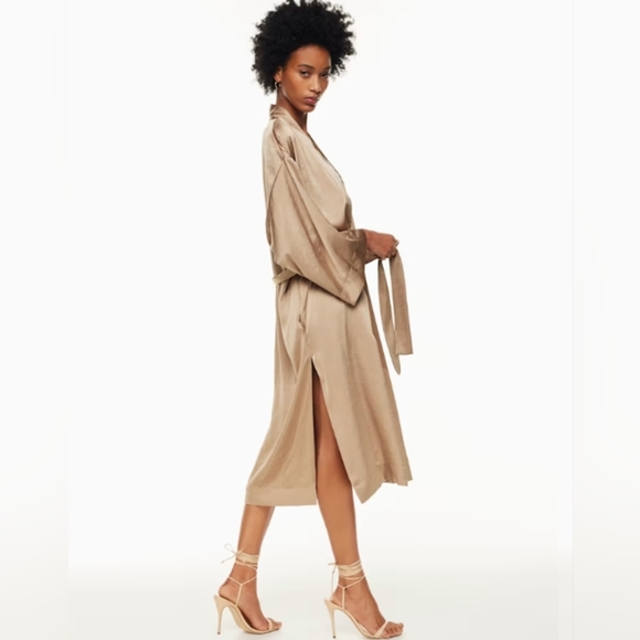 Wilfred Aritzia | Monody Satin Robe | Black Satin Wrap Jacket | Full Length | SM - Picture 8 of 9